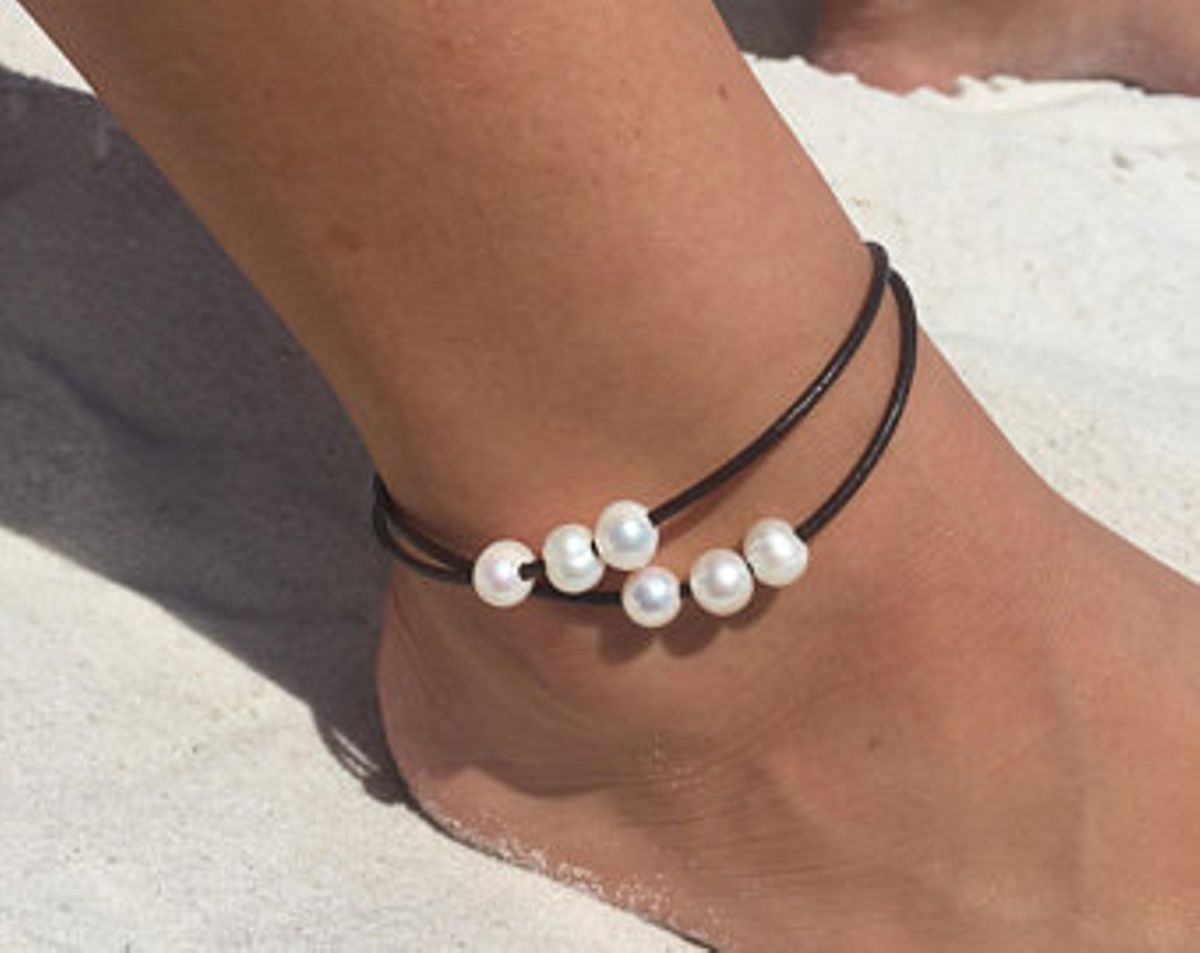 3 Reasons Why Women Wear Ankle Bracelets 